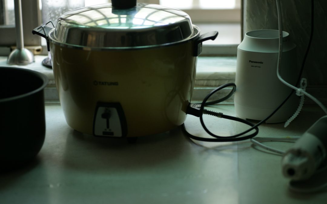 Cleaning Your Kitchen Appliances the Easy Way