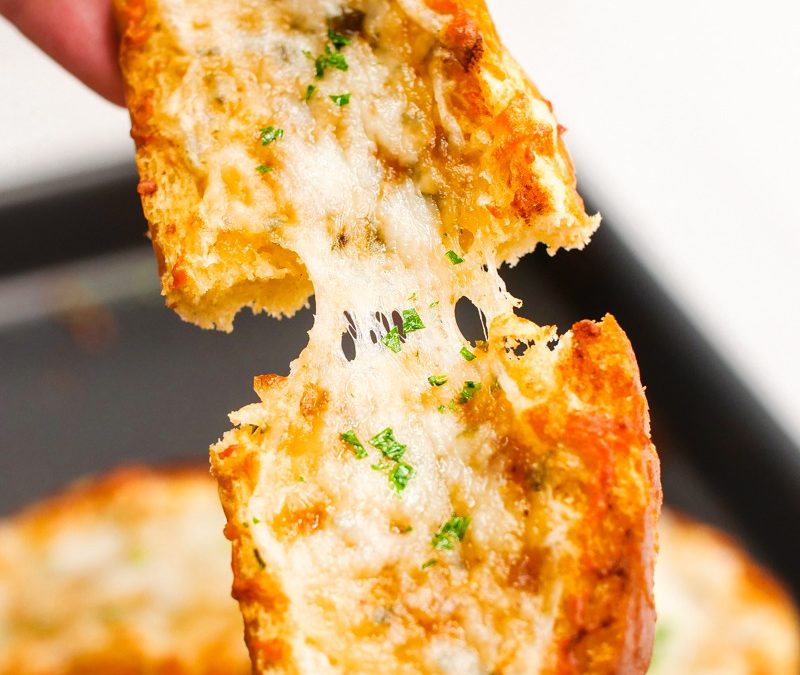 World’s Best Cheesy Garlic Bread Recipe